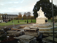 Kensington Palace - Queen Victoria statue